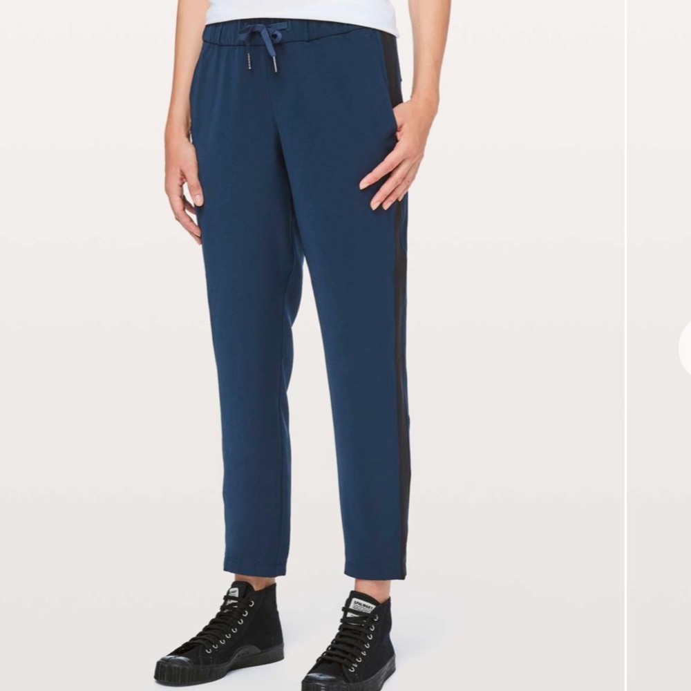 Lululemon On the Fly Pant Woven